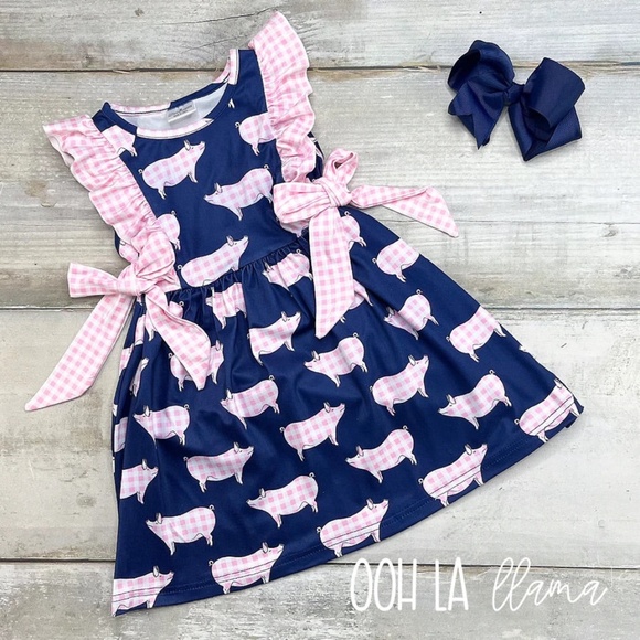 Ooh La Llama Piggy Picnic - Picture 1 of 2